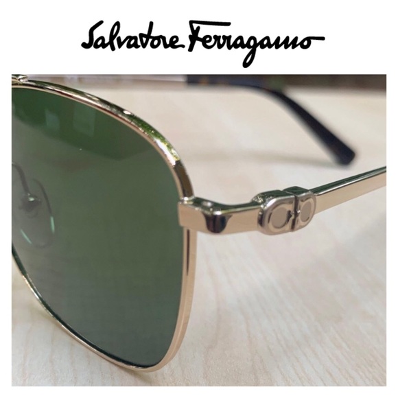 Sold out💫 FERRAGAMO Men’s Sunglasses Rectangular Aviators Gold w/ Green lenses - Picture 3 of 9